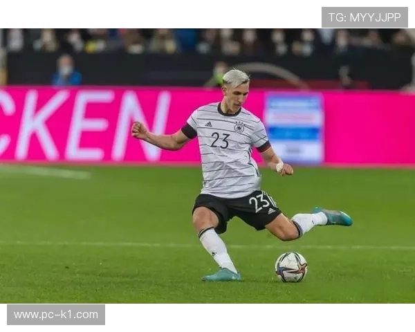 多特蒙德后防危机：施洛特贝克停赛，埃姆雷·詹伤缺三周