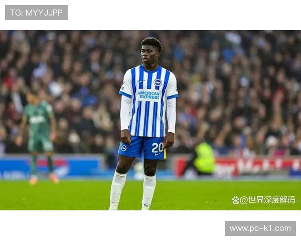 布莱顿中场巴莱巴22分钟被换下，主帅称黄牌判罚错误