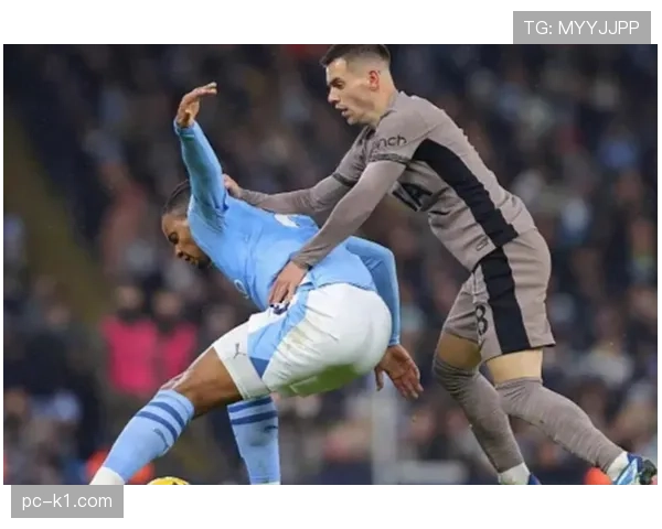 法兰克福对阵门兴出现争议判罚，VAR介入后取消主队点球